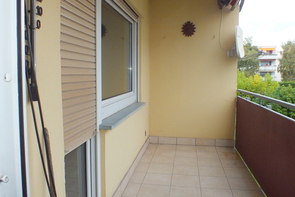 Frisch renovierte 3 Zimmer Wohnung mit ca. 75m² Wohnfläche mit Balkon und Garage - Wohnung Nauheim | Angebot:24610048