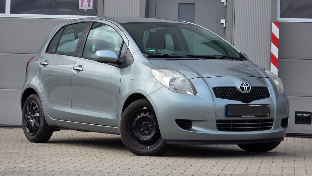 Toyota Yaris 175.800 km 4.480 &euro; Friedrichsdorf (10 Min. nördlich von Frankfurt/M) 61381