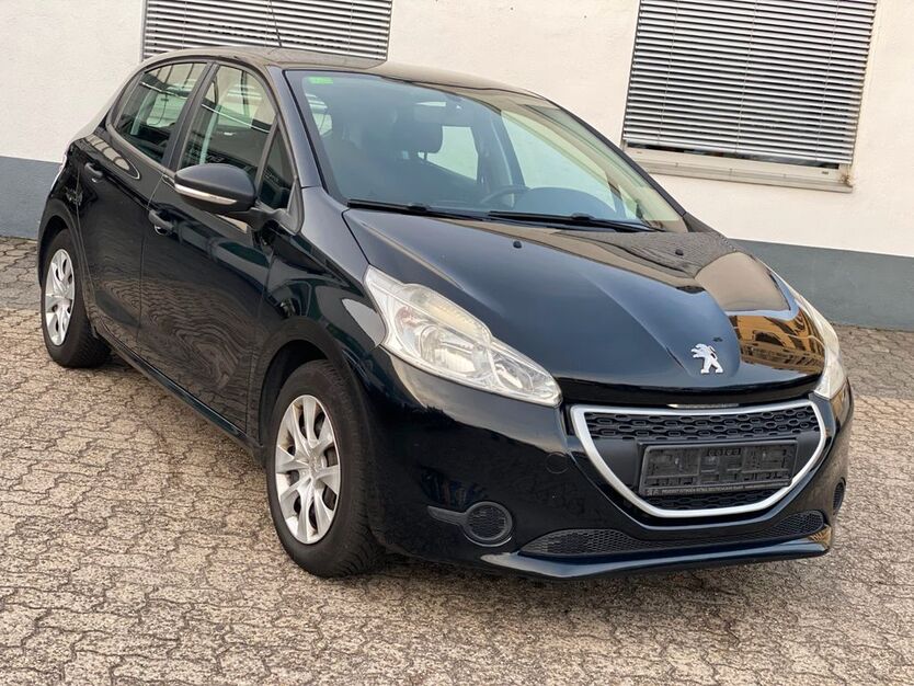 Peugeot 208 150.000 km 3.450 € Langen 63225