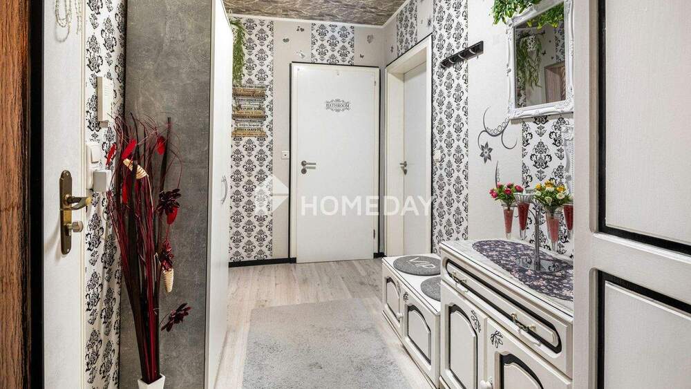 Zweifamilienhaus mit 210 m² Wohnfläche, Wintergärten, Loggia und gepflegtem Gartenparadies 1 zimmer