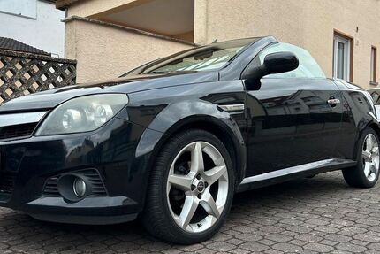 Opel Tigra 144.876 km 2.000 &euro; Hanau 63456