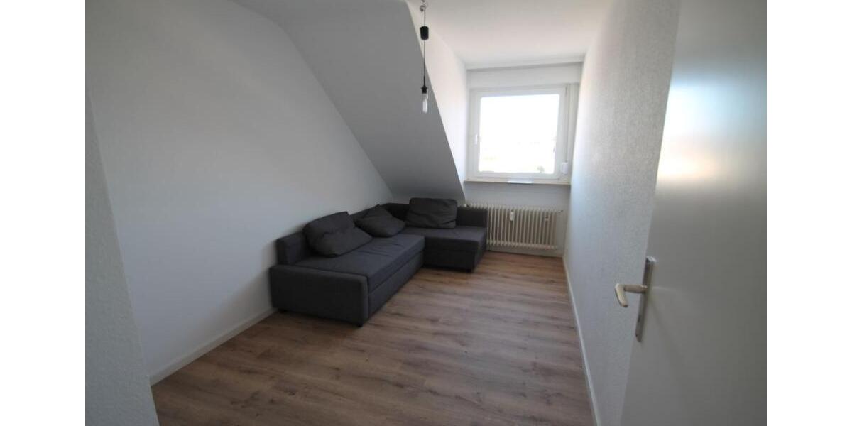 Dachgeschoßwohnung Frankfurt am Main West - 3.5 Zimmer, 92 m&sup2;, 1.100&euro; | Angebot:26196702