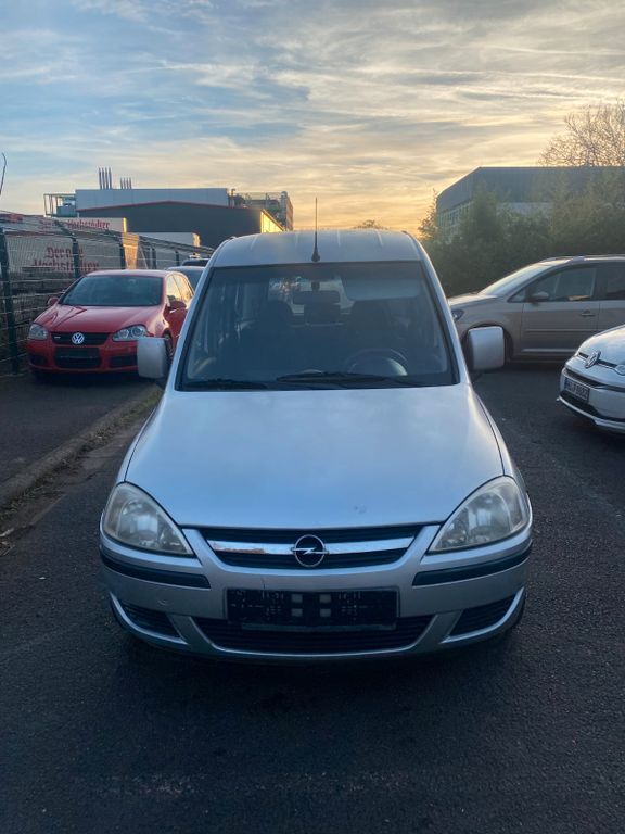Opel Combo 268.000 km 2.699 € Hanau 63457