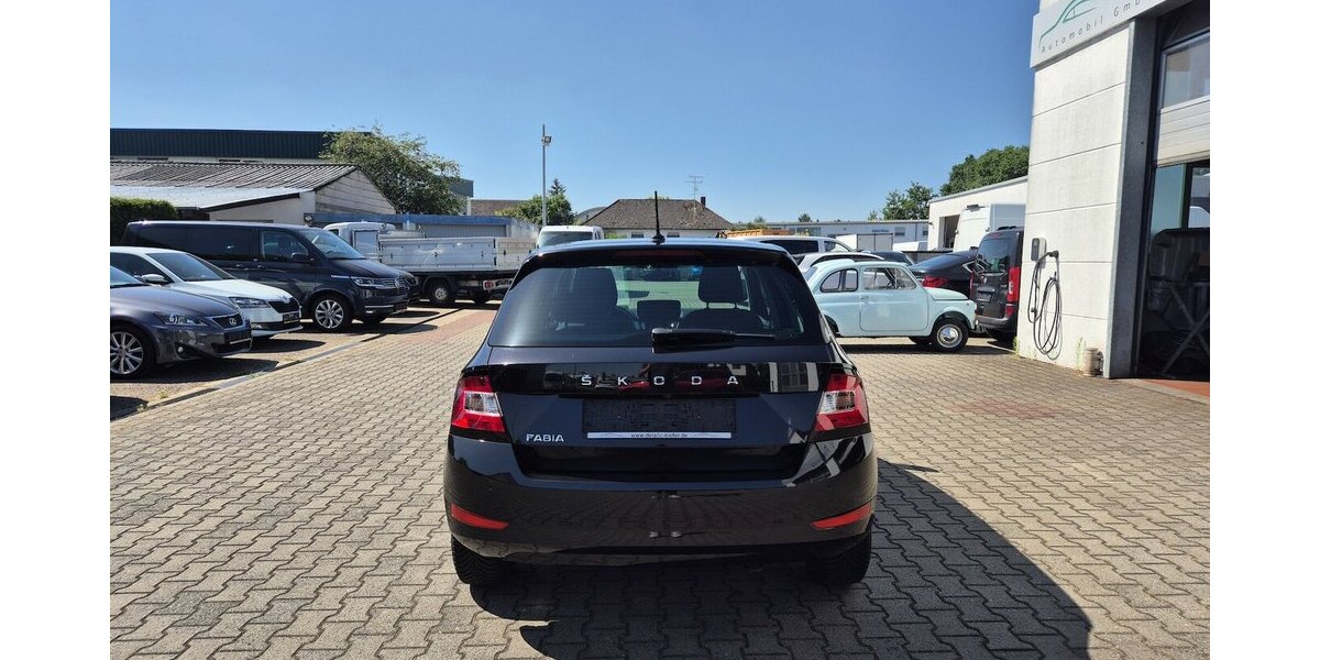 Skoda Fabia Ambition, Klima, Kamera, Carplay, Navi 41.400 km 14.890 &euro; Rodgau 63110
