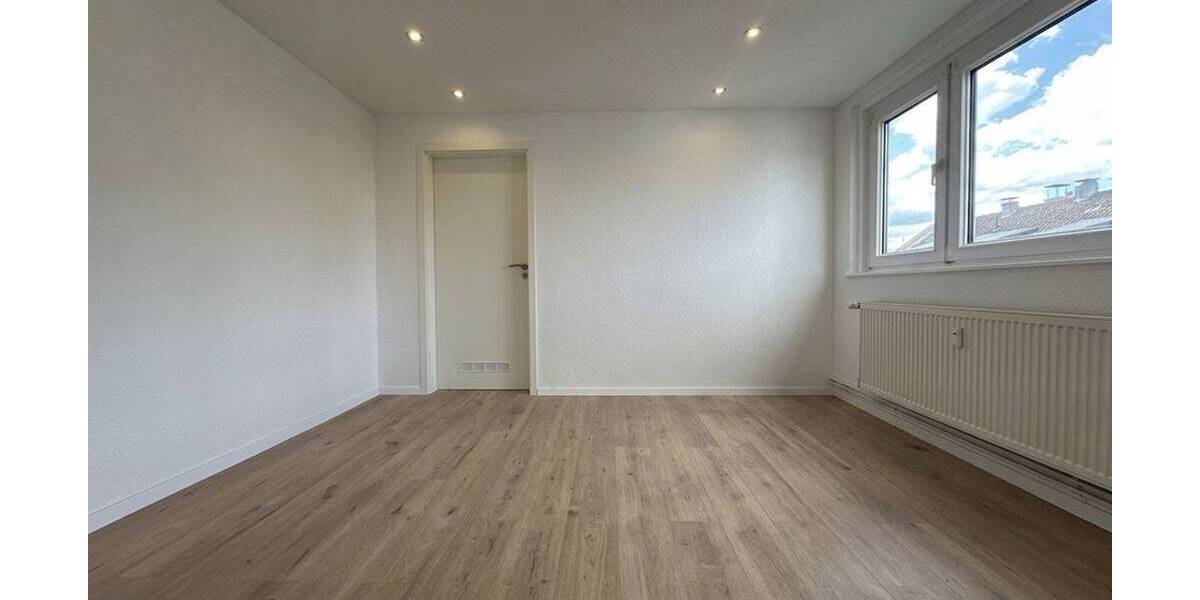 Etagenwohnung Offenbach am Main Hafen - 4 Zimmer, 87 m&sup2;, 1.250&euro; | Angebot:26862659