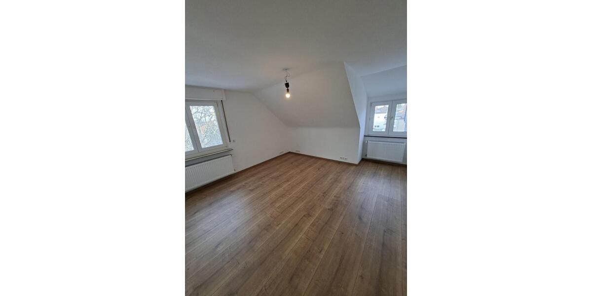 Schöne 4-Zimmer-Dachgeschosswohnung in Klein-Auheim 4 zimmer
