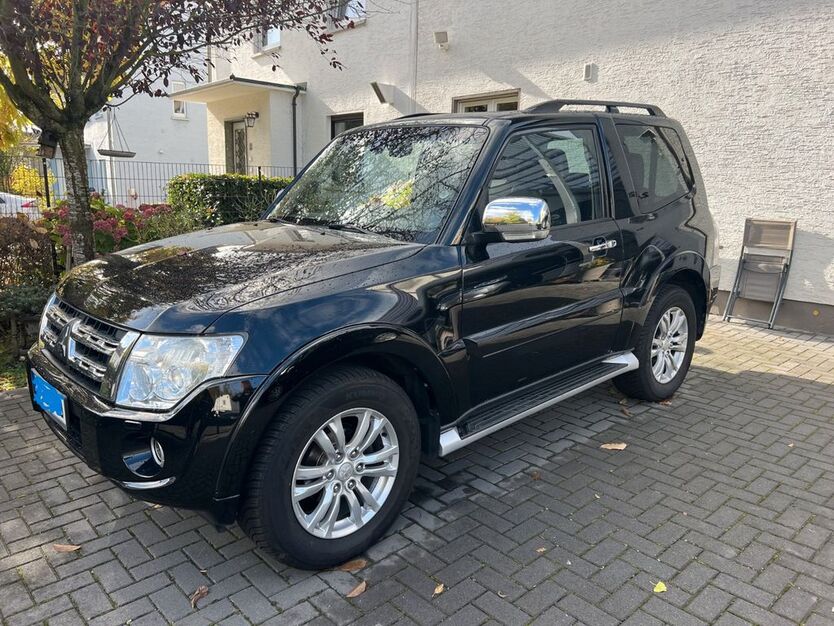 Mitsubishi Pajero 188.750 km 20.980 € Frankfurt 60439