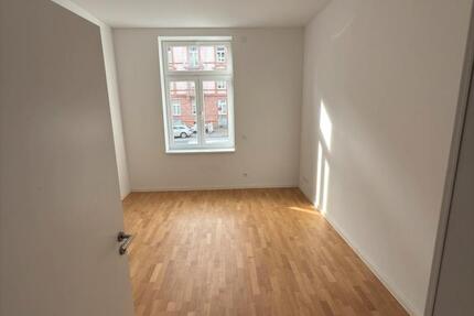 Wohnung Frankfurt am Main Innenstadt 2 - 4 Zimmer, 120 m&sup2;, 3.300&euro; | Angebot:25853883