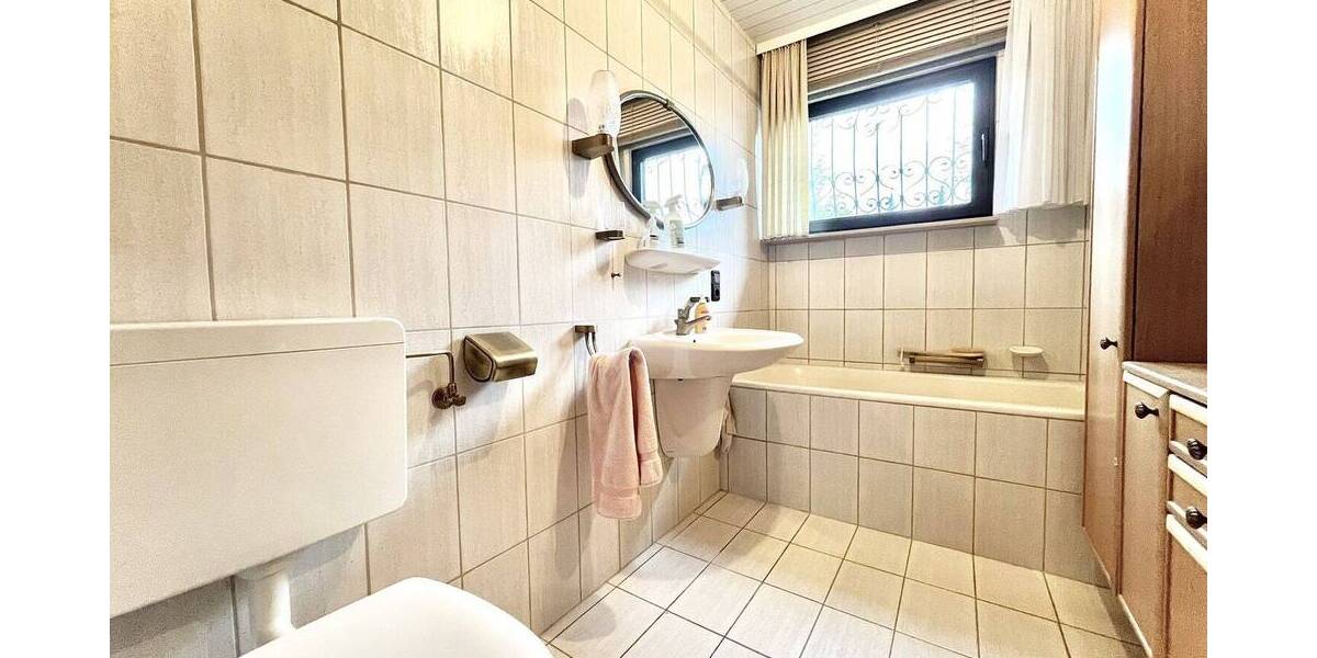 Mehrfamilienhaus, Wohnhaus Kriftel - 8 Zimmer, 215 m&sup2;, 720.000&euro; | Angebot:26160420