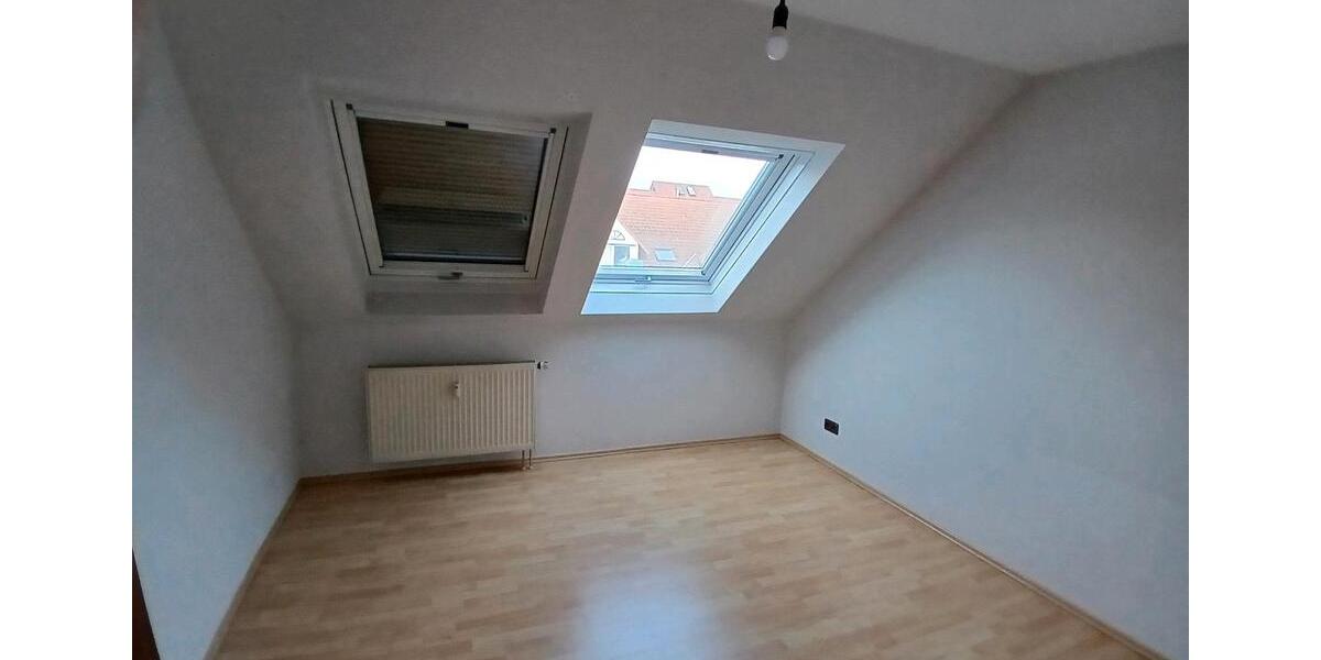 Dachgeschoßwohnung Hanau Groß-Steinheim - 3 Zimmer, 74 m&sup2;, 249.000&euro; | Angebot:24702772