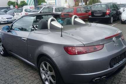 Alfa Romeo Spider 98.000 km 11.999 &euro; Mühlheim 63165