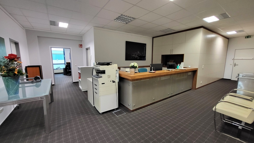 Hofheim Mitte - Moderne Bürofläche mit ca. 172 m² - Gewerbeobjekt Hofheim | Angebot:23768214