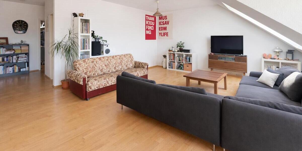 Offenbach-Rosenhöhe: Helle 3-Zimmer-Wohnung mit Balkon und 2 Stellplätzen! - Etagenwohnung Offenbach Buchrain | Angebot:25932369