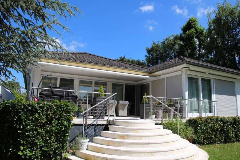 Haus zum Kaufen in Erlensee 850.000 € 215 m²