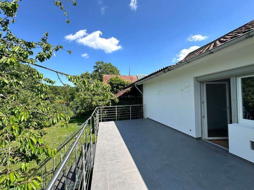 Haus zum Mieten in Hofheim-Lorsbach 1.300 € 100 m²