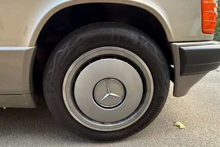 Mercedes-Benz 190 132.000 km 14.500 &euro; Darmstadt 64293