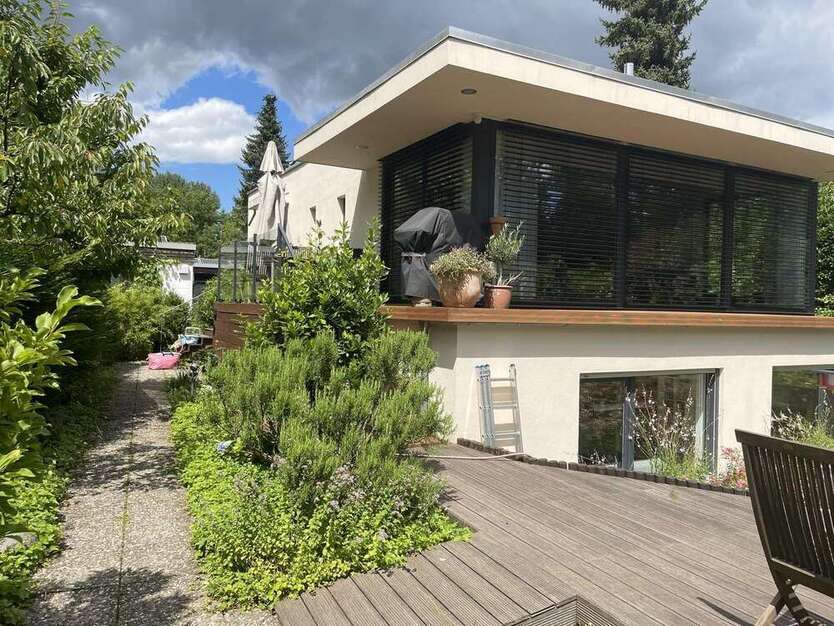 Haus zum Kaufen in Frankfurt 930.000 € 160 m²