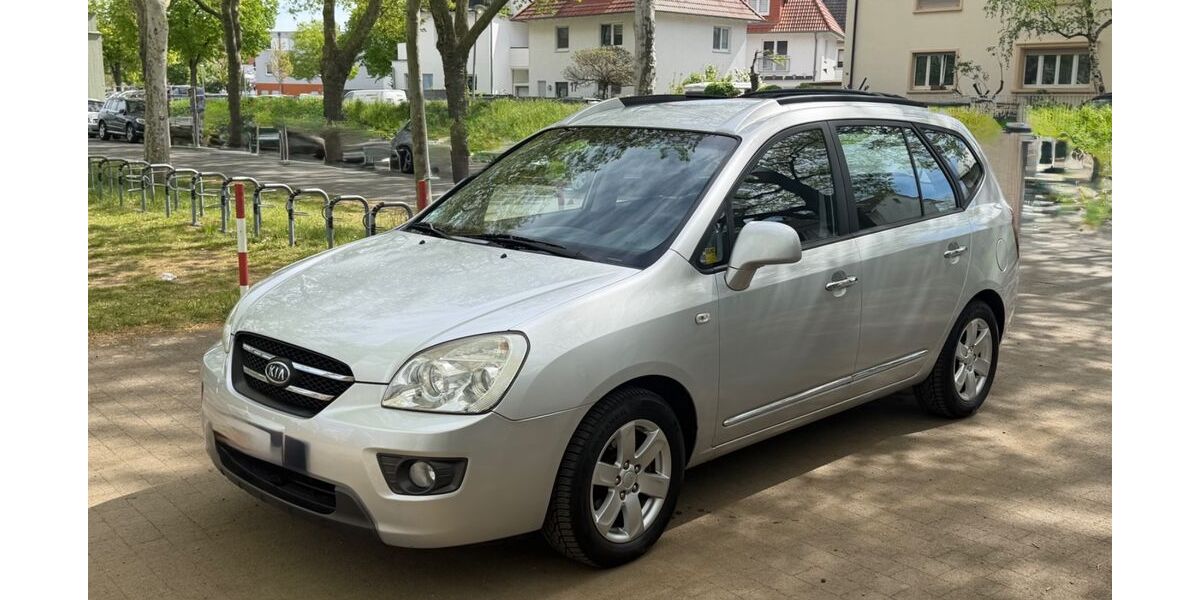 Kia Carens 213.000 km 2.999 &euro; rüsselsheim 65428