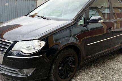 VW Touran 196.000 km 1.990 € Flörsheim am Main 65439