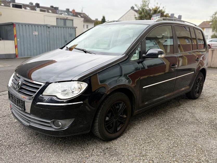 VW Touran 196.000 km 1.990 € Flörsheim am Main 65439