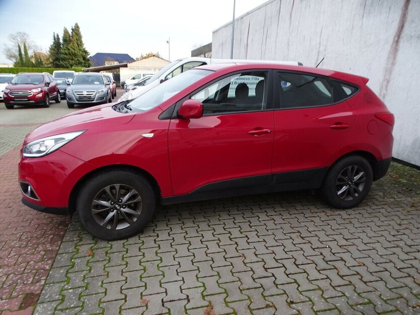 Hyundai ix35 FIFA World Cup Edition 2W,AHK 78.713 km 9.490 € Rodgau 63110