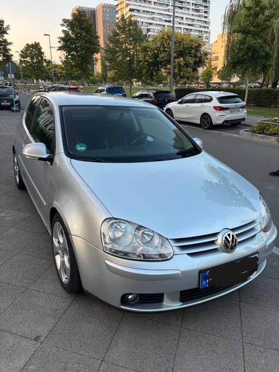 VW Golf 88.000 km 4.300 € Hattersheim am Main 65795