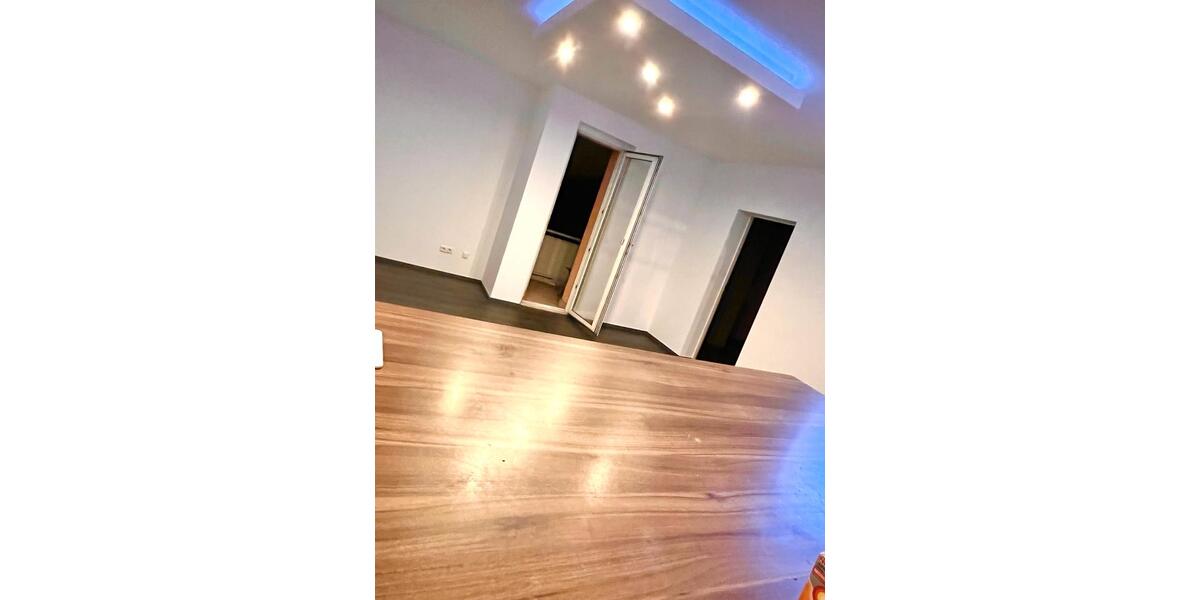 Etagenwohnung Schöneck - 4 Zimmer, 92 m&sup2;, 290.000&euro; | Angebot:26251311