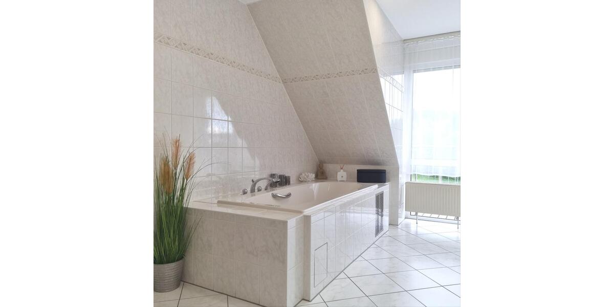 Dachgeschoßwohnung Kleinostheim - 5.5 Zimmer, 240 m&sup2;, 1.700&euro; | Angebot:26660338