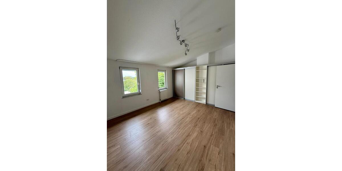 Etagenwohnung Darmstadt Bessungen - 2.5 Zimmer, 91 m&sup2;, 1.300&euro; | Angebot:26574669