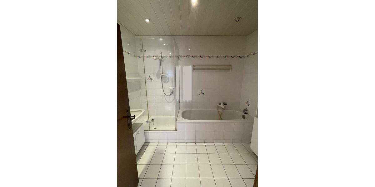 Charmante 3-Zimmer-Eigentumswohnung mit Balkon und Einzelarage in Rosbach 3 zimmer