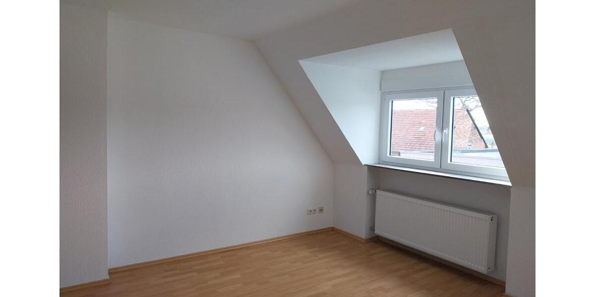 Dachgeschoßwohnung Aschaffenburg Damm - 2 Zimmer, 68 m&sup2;, 780&euro; | Angebot:26327168