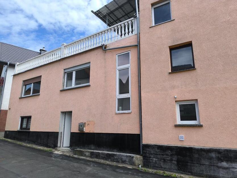 8 Zimmer Haus mit ca. 180m² Wohnfläche in Rabenau-Rüdingshausen