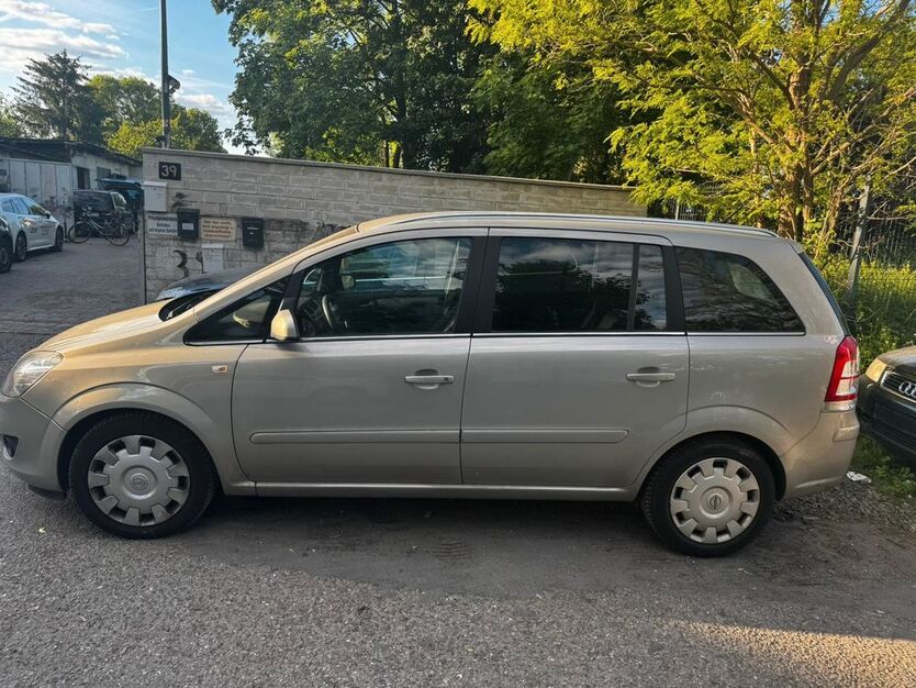 Opel Zafira 221.000 km 2.499 € Frankfurt am Main 60529