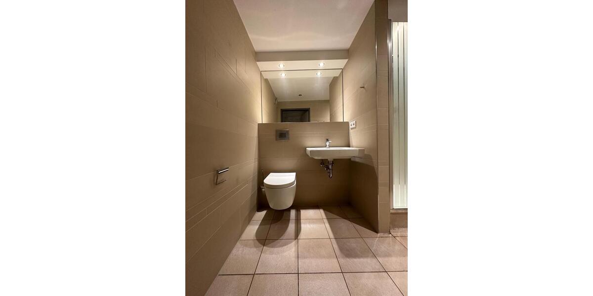 Etagenwohnung Hasselroth - 7 Zimmer, 200 m&sup2;, 2.500&euro; | Angebot:26557395