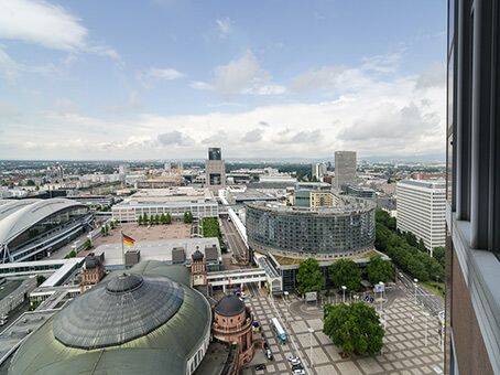 Flexible Büros im Wahrzeichen Frankfurts - im Messeturm - All-in-Miete
