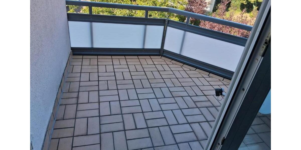 Schöne 2-Zimmer DG-Wohnung in gepflegter Wohnanlage TG-Stellplatz 2 zimmer