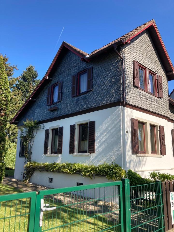 Einfamilienhaus mit Pool und 866qm Grundstück