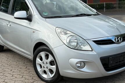 Hyundai i20 84.000 km 5.950 &euro; Frankfurt am Main 65933
