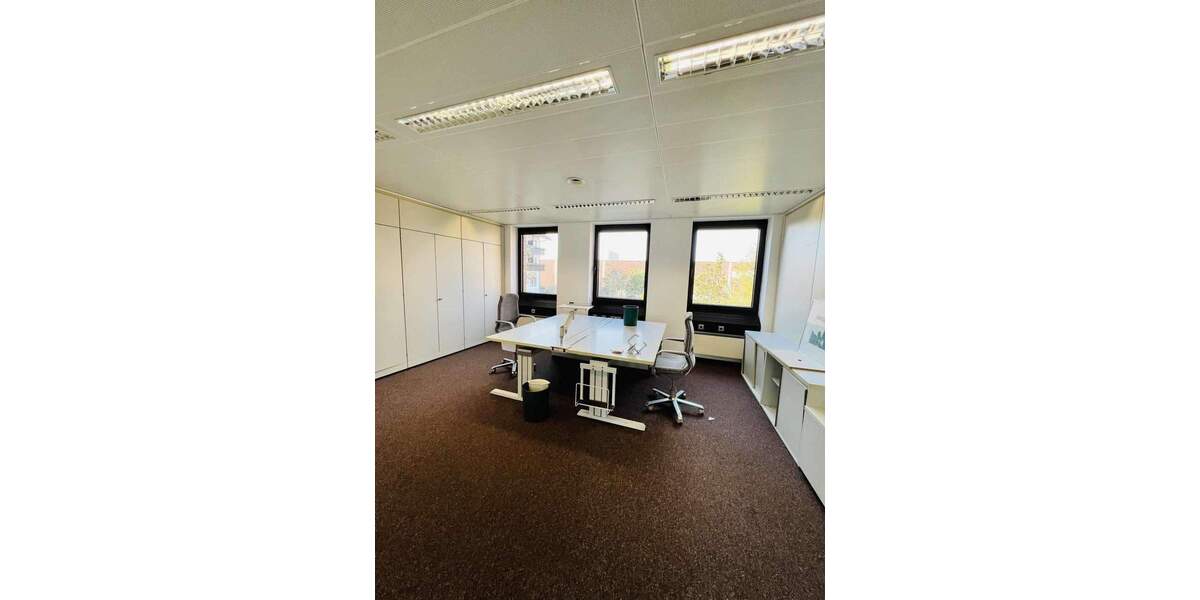 Investmentchance bei Frankfurt: Gewerbegebäude für Büro, Klinik oder Pflege 6 zimmer