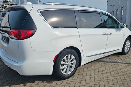 Chrysler Pacifica 152.041 km 16.400 &euro; Erlensee 63526