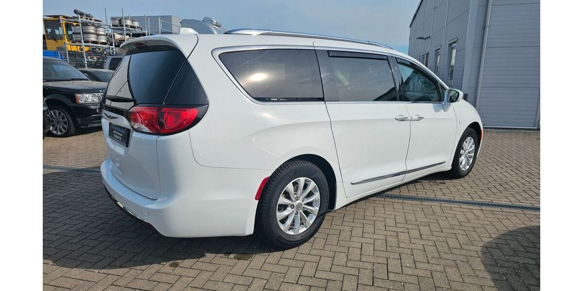 Chrysler Pacifica 152.041 km 16.400 &euro; Erlensee 63526