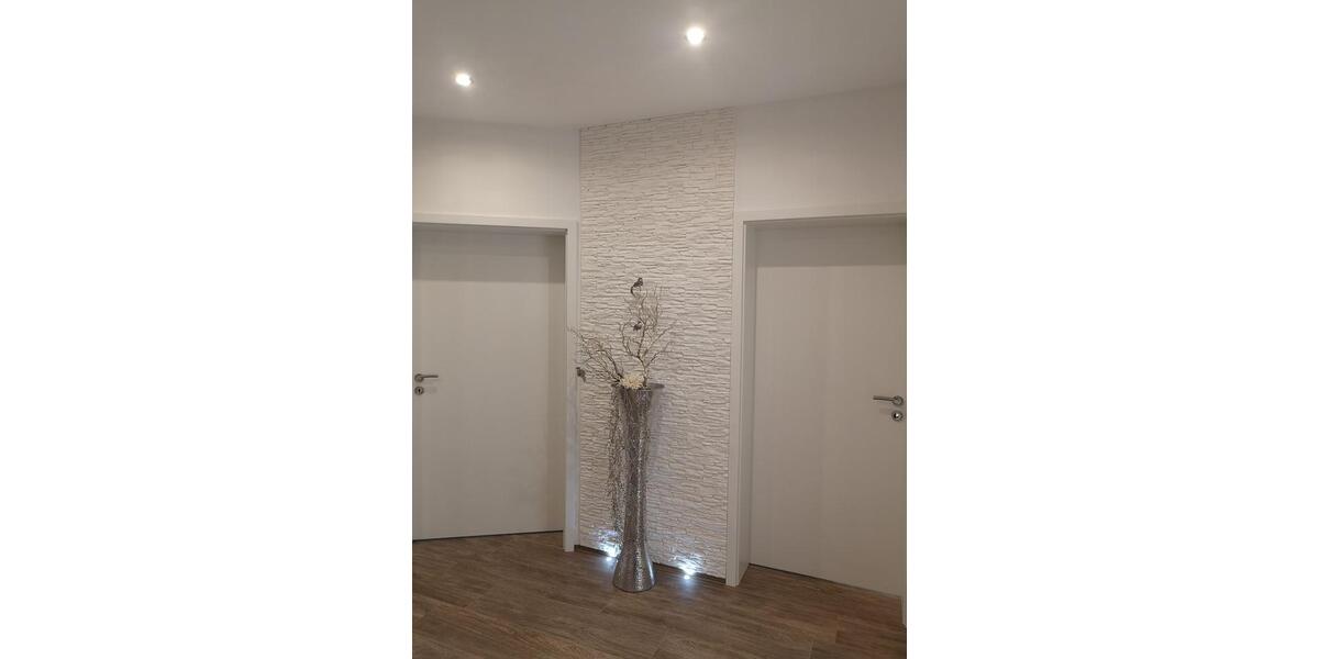 Doppelhaushälfte Langenselbold - 6 Zimmer, 140 m&sup2;, 2.100&euro; | Angebot:24706638