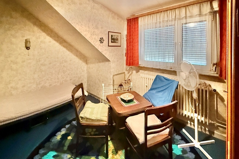 Charmantes 1- bis 3-Familienhaus in zentraler und dennoch ruhiger Lage von Neu-Isenburg 9 zimmer