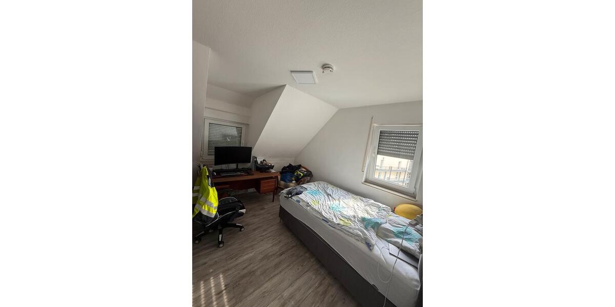 Dachgeschoßwohnung Offenbach am Main - 4 Zimmer, 94 m&sup2;, 400.000&euro; | Angebot:26781202