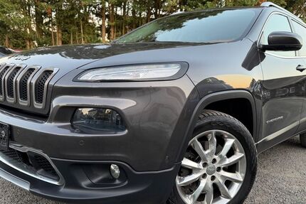 Jeep Cherokee 118.357 km 10.490 &euro; Nauheim 64569