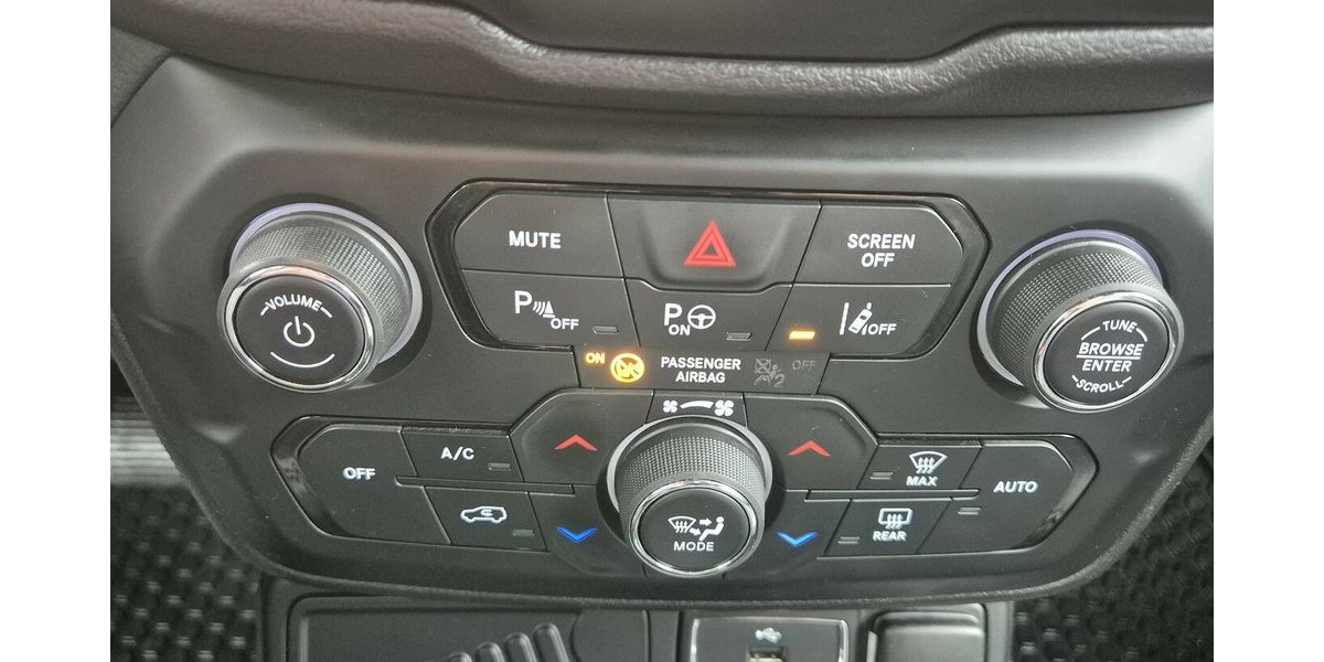 Hyundai i30 YES! Plus Navigation, Panoramadach, LED, Sport 89.202 km 12.890 &euro; Rodgau 63110