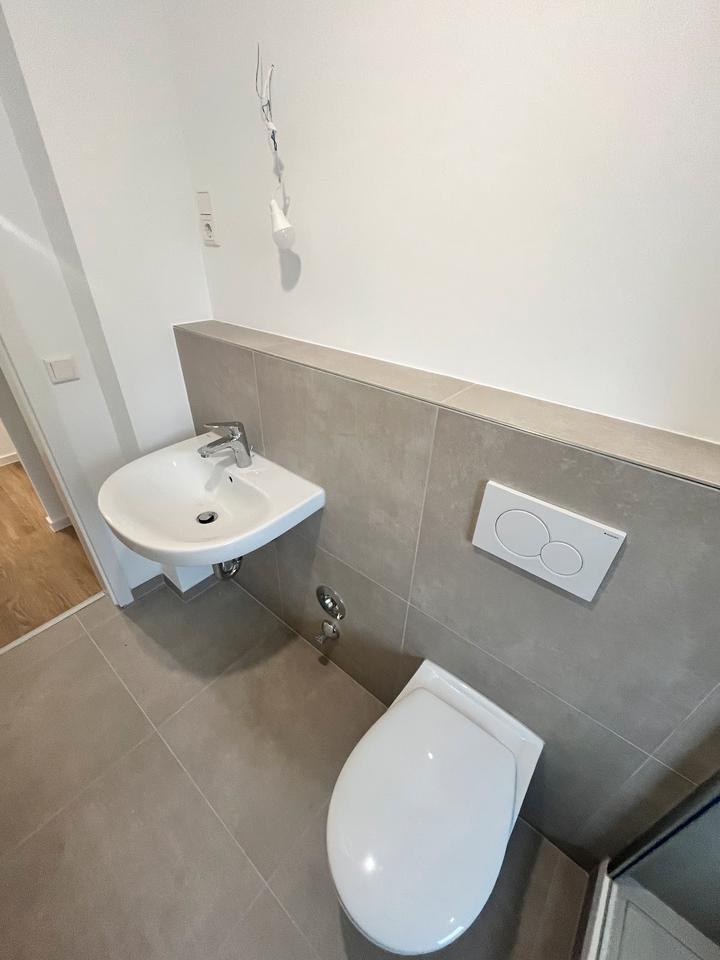 Premium sanierte 3 Zimmer Wohnung im Erdgeschoss mit Einbauküche zimmer