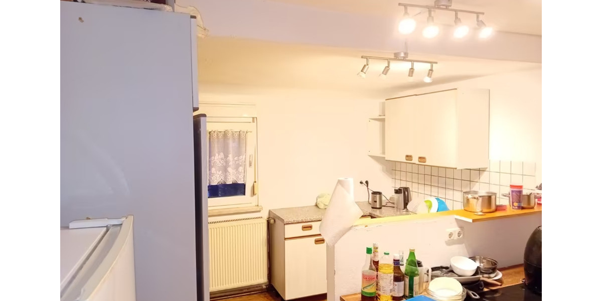 Biete EIN Zimmer in 3er WG 1 zimmer