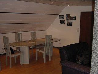 Dachgeschoßwohnung Dreieich - 2 Zimmer, 80 m&sup2;, 1.050&euro; | Angebot:25968053