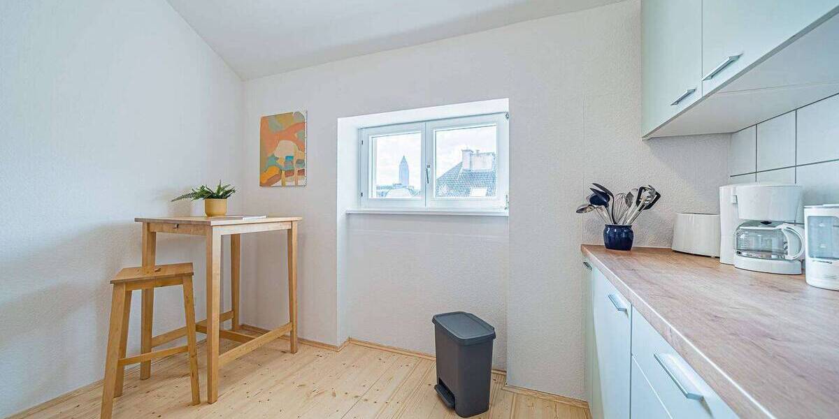 Etagenwohnung Frankfurt am Main Westend-Süd - 2 Zimmer, 75 m&sup2;, 1.650&euro; | Angebot:26683316